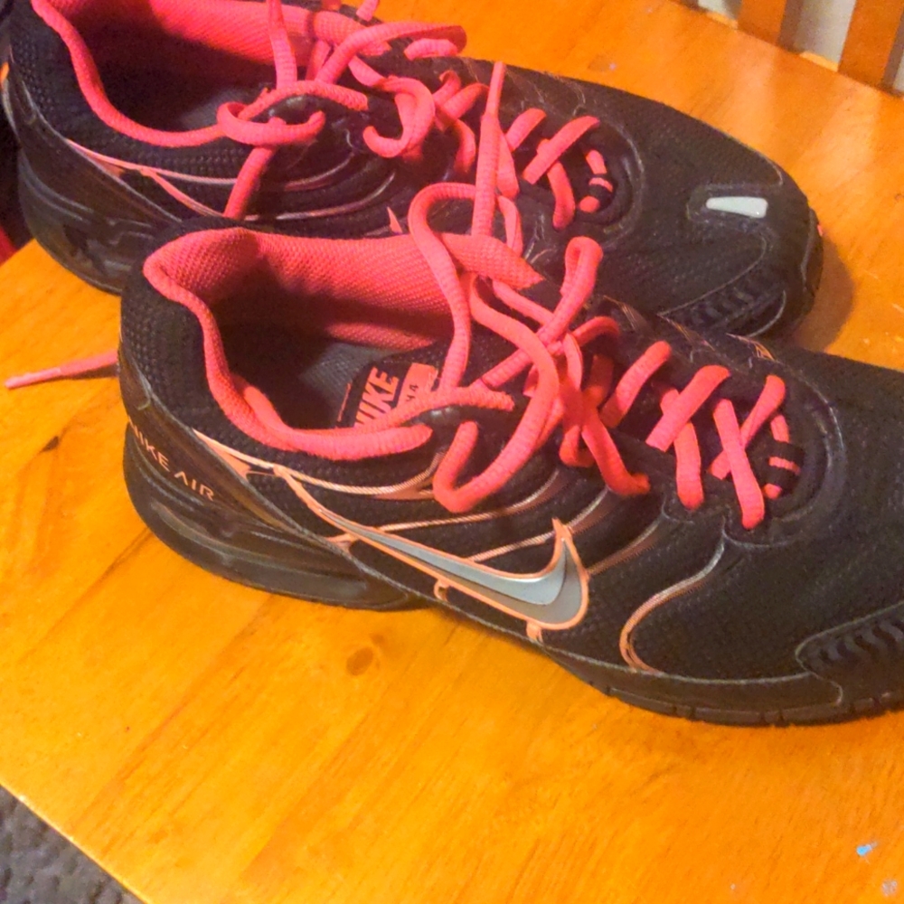 Pink & black Nike air max